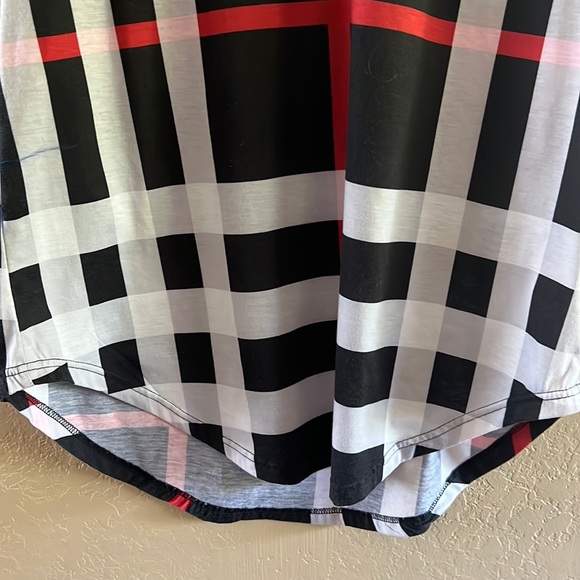 St. Jubileens Women’s tunic 3/4 sleeves black/white/gray/red Vneck size Large - Picture 9 of 17